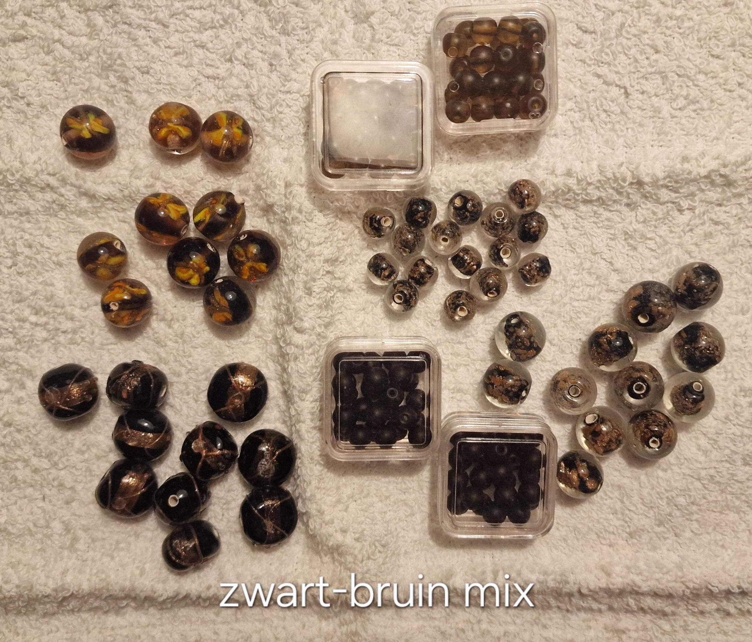 Glas kralen mix zwart-bruin (12 zakjes)